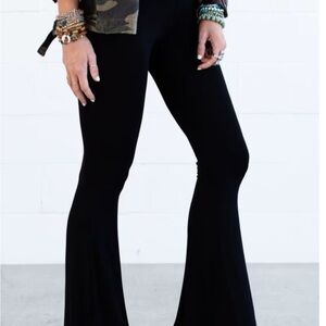 Three Birds Nest Cher Black Flare Pant nwt